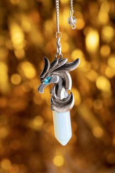 Besonders Pendel mit Drache und Opal