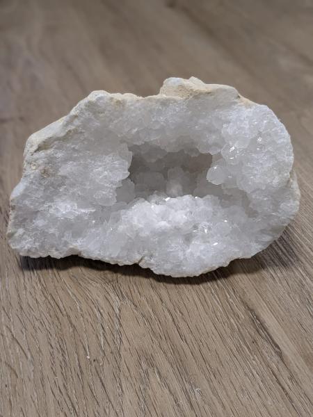 Druse Geode zum Reinigen und Fokus halten